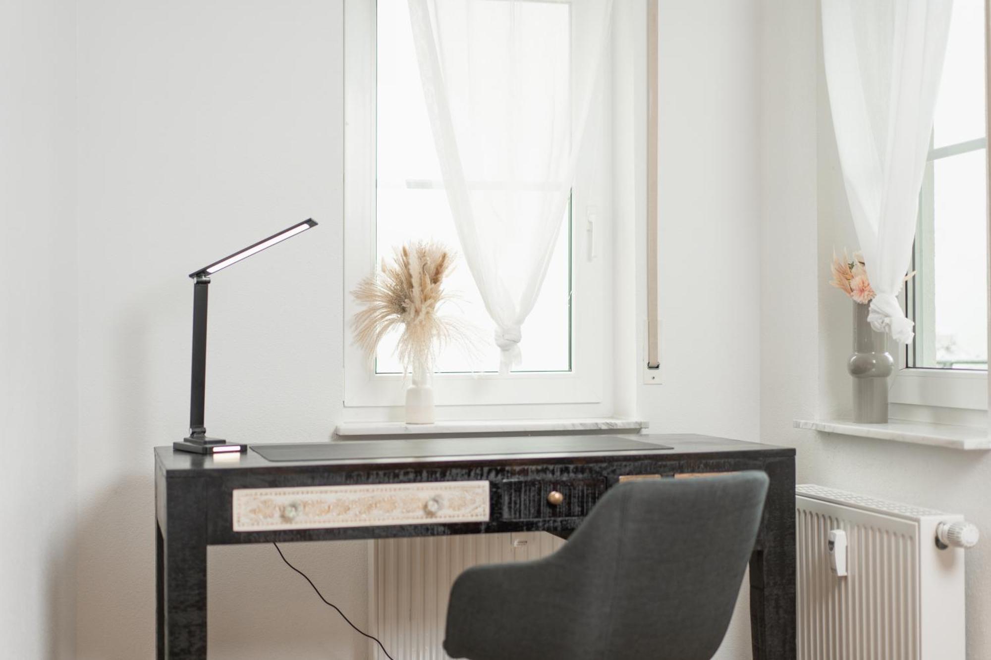 Untersee-Suite Istayunixi Seenaehe-Terrasse-Workspace-Netflix-Parkplatz Radolfzell am Bodensee Buitenkant foto
