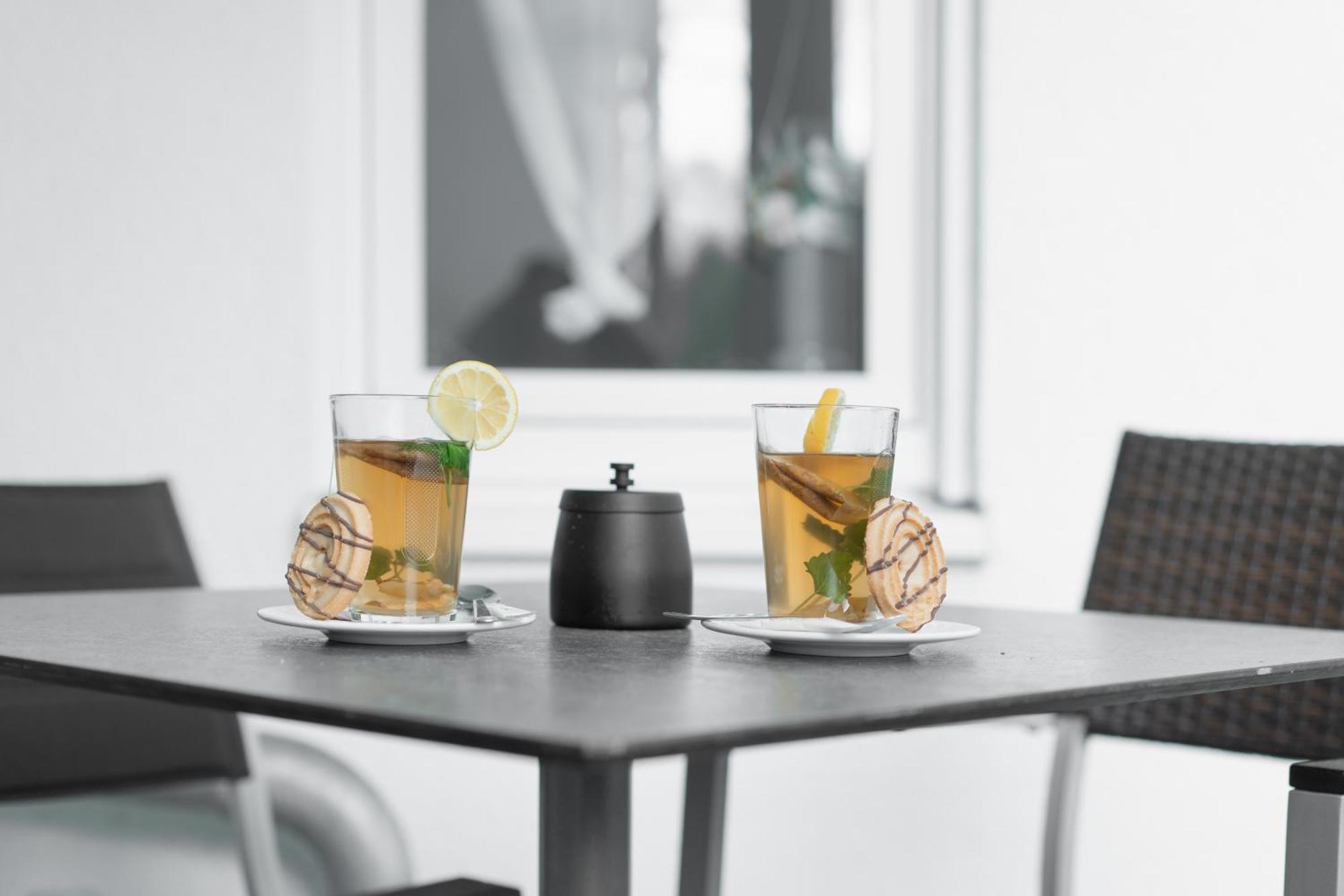 Untersee-Suite Istayunixi Seenaehe-Terrasse-Workspace-Netflix-Parkplatz Radolfzell am Bodensee Buitenkant foto