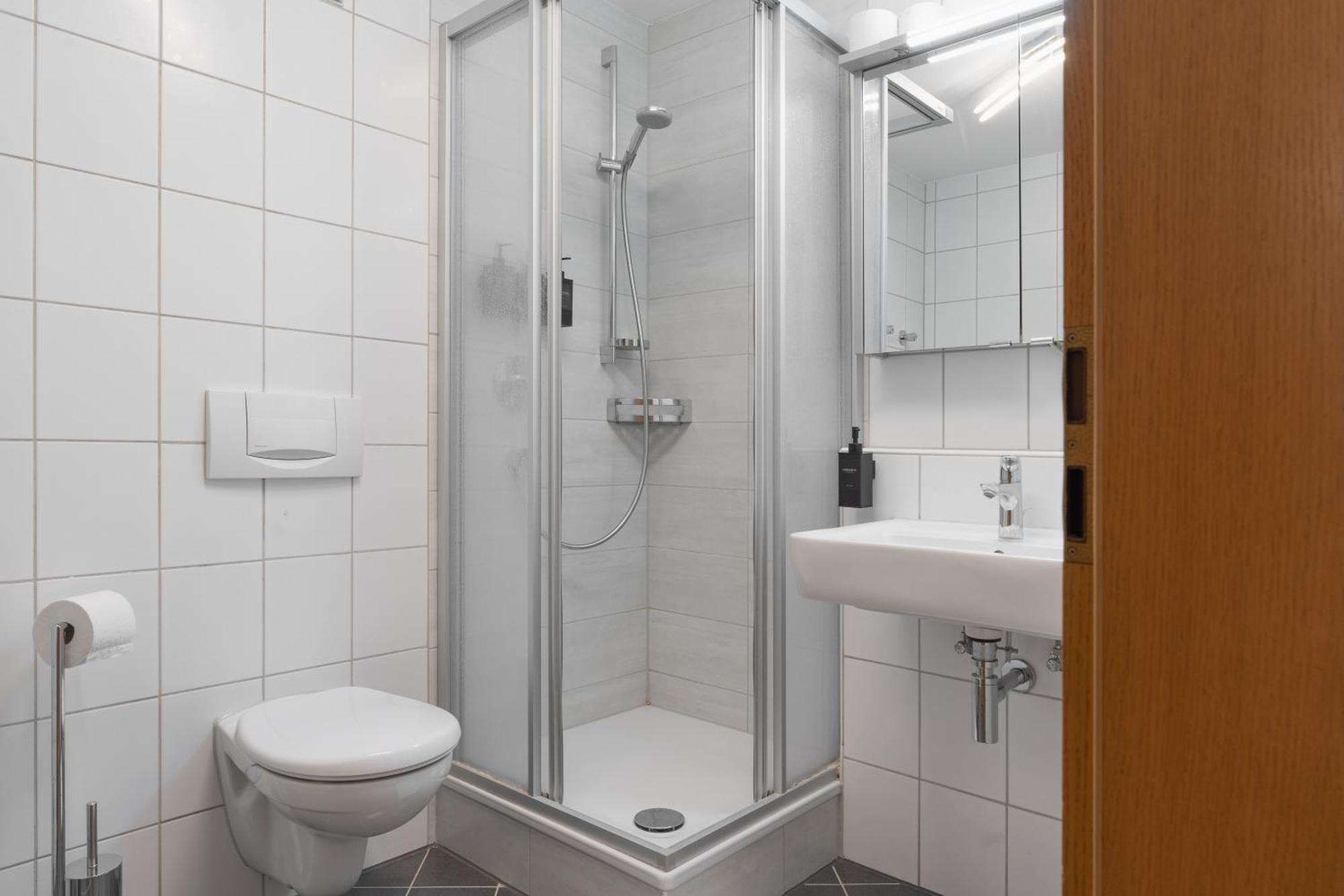 Untersee-Suite Istayunixi Seenaehe-Terrasse-Workspace-Netflix-Parkplatz Radolfzell am Bodensee Buitenkant foto
